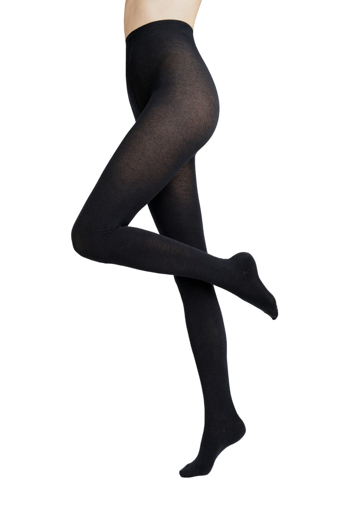 GATTA Touch of Silk nero black tights – side profile, warm and lightweight silk blend
