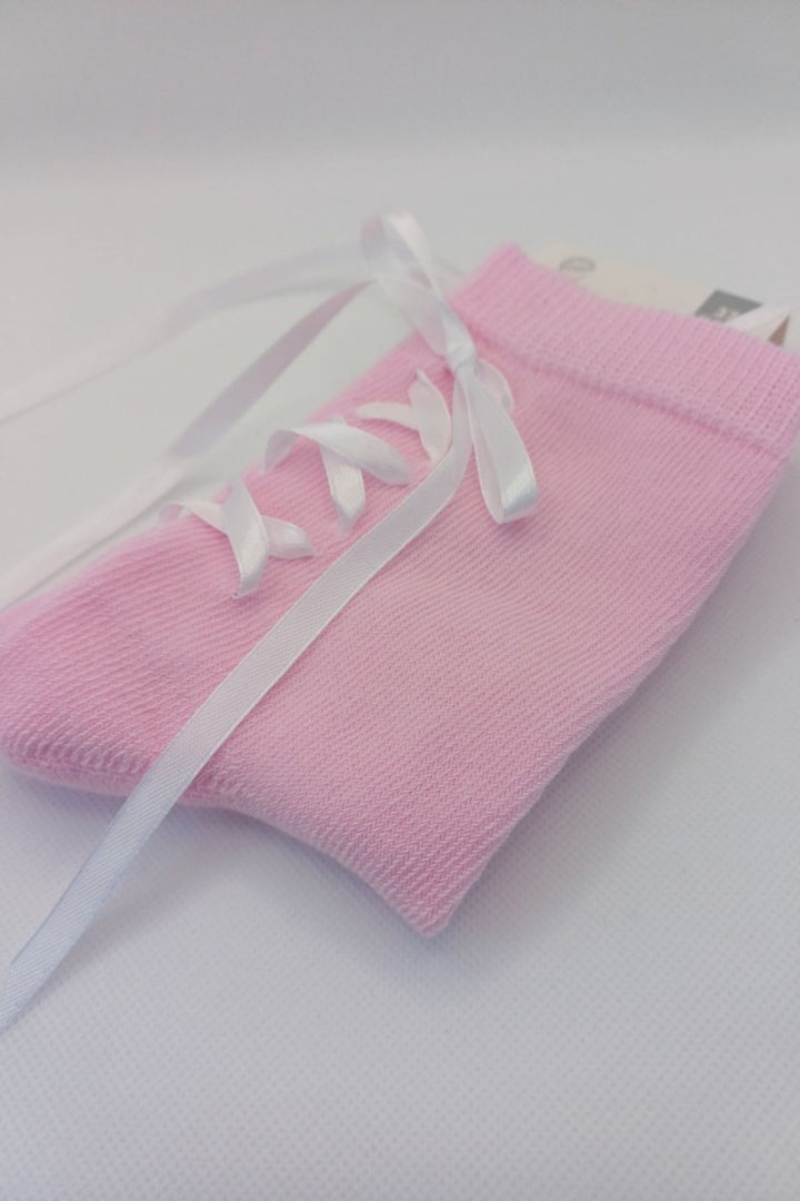 Pink lace-trim cotton socks – pair view showing delicate lace edge and ribbon heel detail
