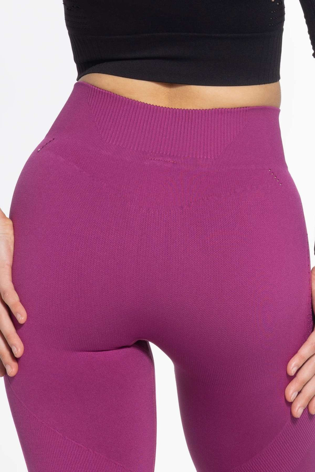 Jelly Berry workout leggings back close-up, seam and fabric detail
