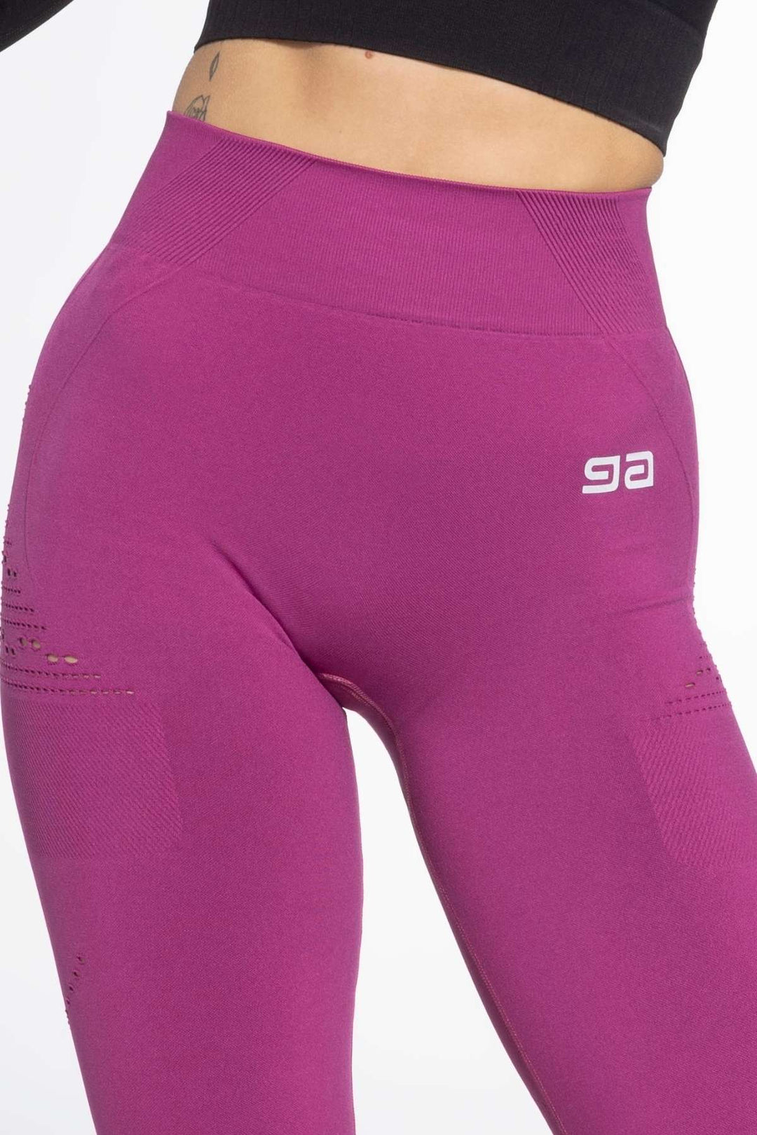 Jelly Berry fitness leggings wide waistband close-up
