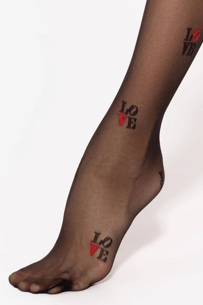 GATTA Lovely 20 DEN sheer tights in nero black red – LOVE pattern detail at foot

