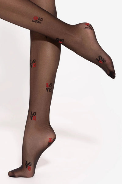 GATTA Lovely Patterned Tights 20 DEN – nero black tights with red LOVE pattern, close-up leg