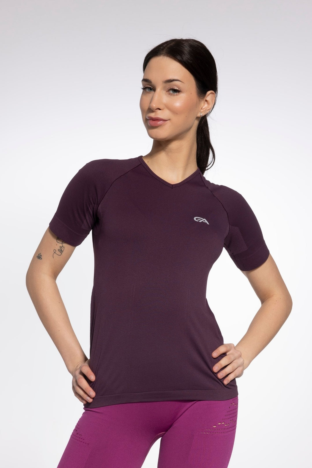 Prugna plum women's sports T-shirt front view, round neckline
